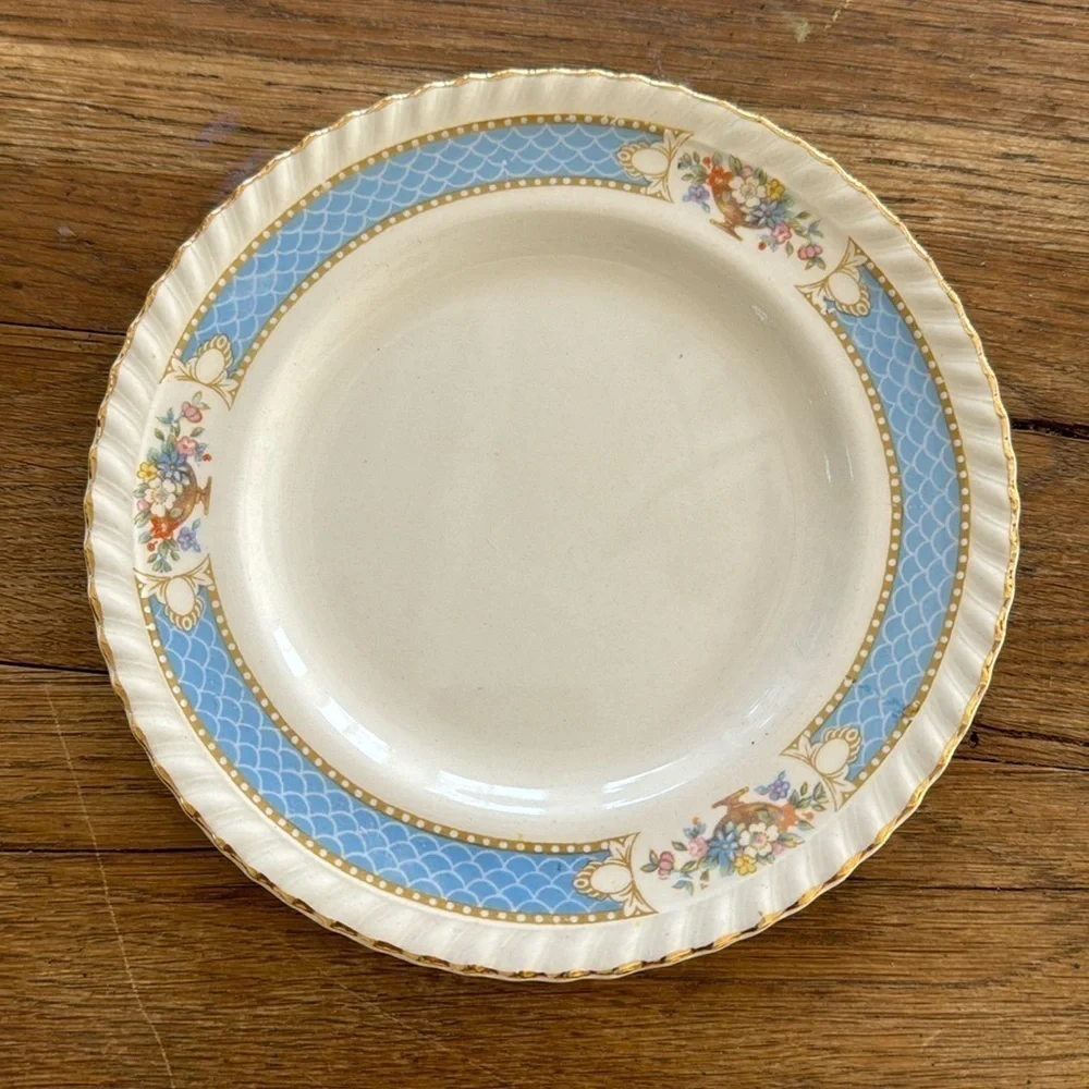 Vintage HTF Johnson Bros. Belvedere plate, Stamped Old English 6 inch